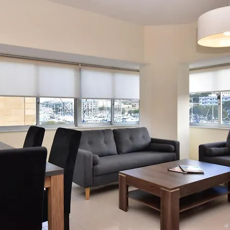 Sea View Spacious 2 Bedroom ムサイダ