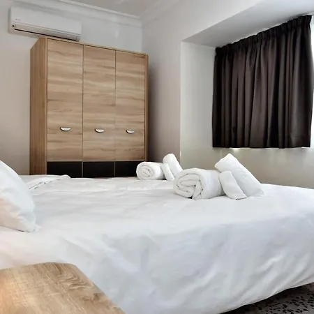 Sea View Spacious 2 Bedroom דירה *