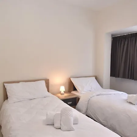 Sea View Spacious 2 Bedroom דירה מסידה