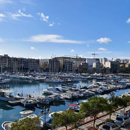 Sea View Spacious 2 Bedroom Daire *