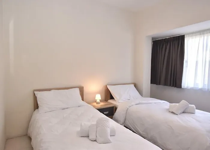 Sea View Spacious 2 Bedroom Apartment Msida