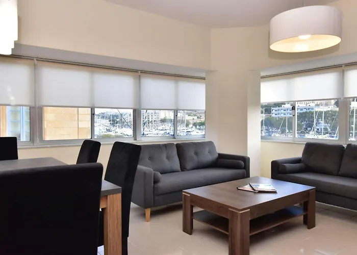 Sea View Spacious 2 Bedroom